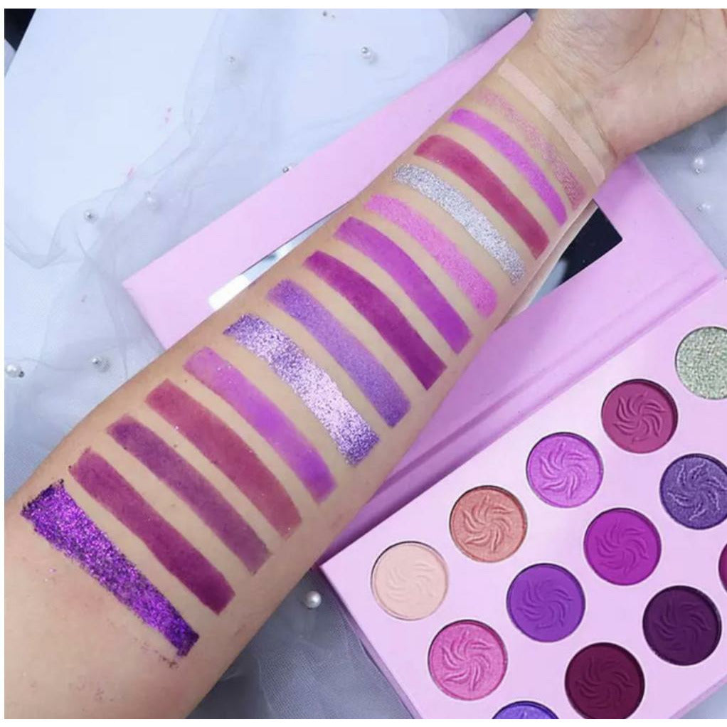 MB COSMETICS AMSTERDAM 15 COLOR EYE SHADOW PALLETTE